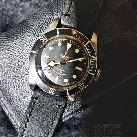 tudor black bay aged leather strap